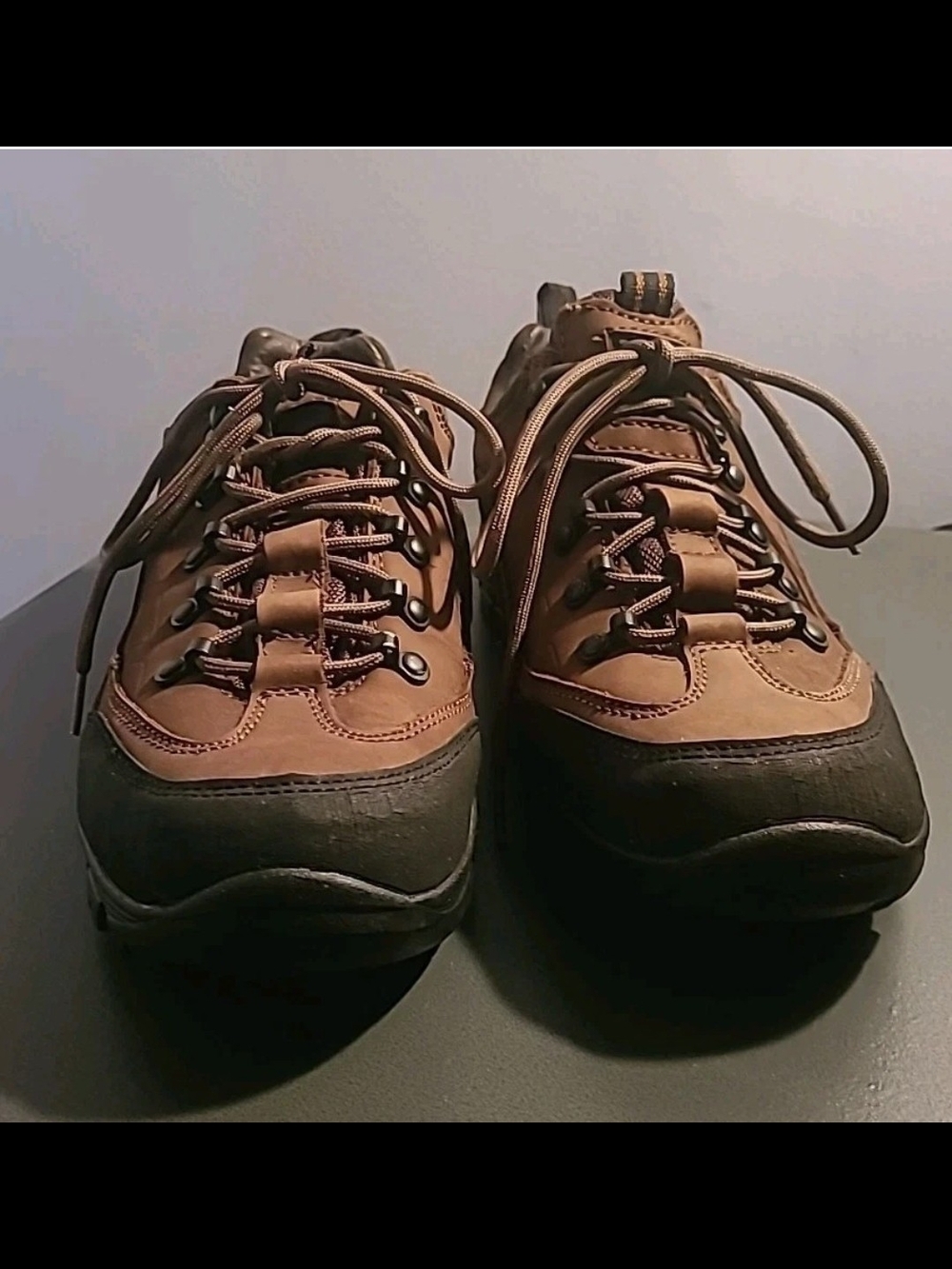 Highland Creek Mens Leather Sneakers Size 9